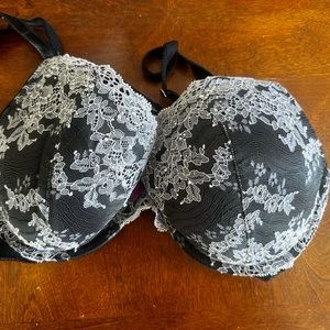 Victoria’s Secret Bra 36D
